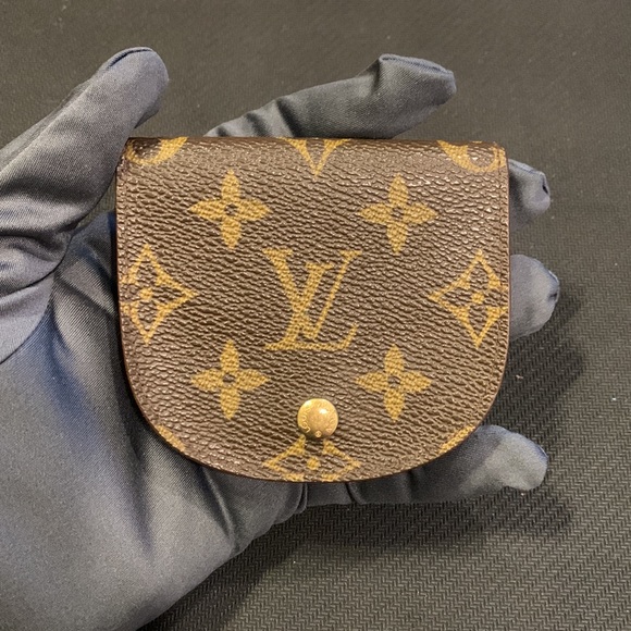 Louis Vuitton Coin Purse - Picture 13 of 16